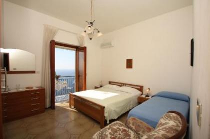 Torre di Amalfi - holiday house - image 2