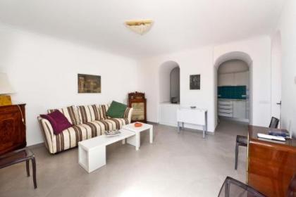 Il Gabbiano Apartment - image 1