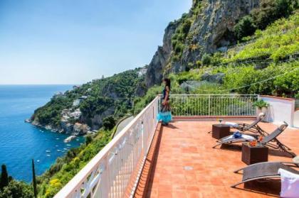 Villa Serena with Sea View - image 10