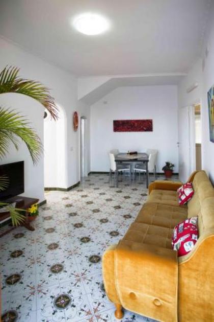 Villa Serena with Sea View - image 12
