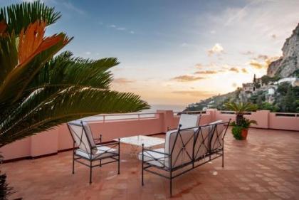 AMALFI - VILLA DI LUSSO A PICCO SUL MARE - image 8