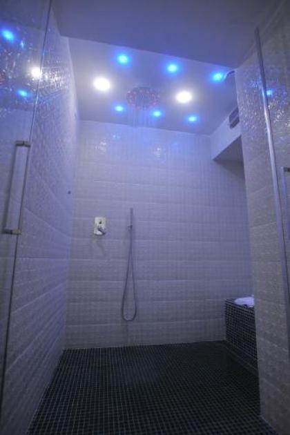 Core Amalfitano City Suites - image 9
