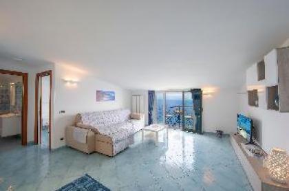 Amalfi Coast Apartment Mareblu - image 7
