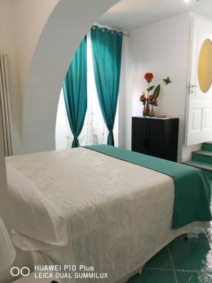 Amalfi Small Wonder Tiny Town House - image 1