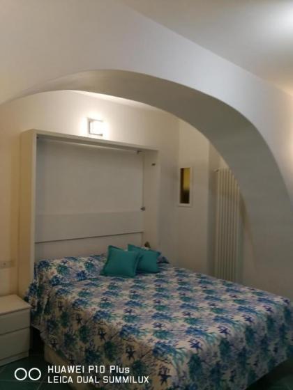 Amalfi Small Wonder Tiny Town House - image 2