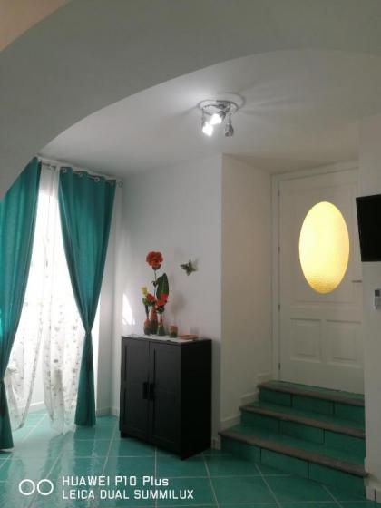Amalfi Small Wonder Tiny Town House - image 20