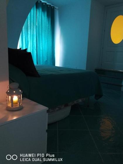Amalfi Small Wonder Tiny Town House - image 7