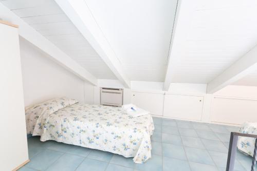 LUIMAR Holiday House - image 7