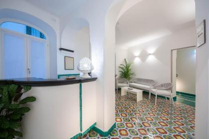 Hotel Centrale Amalfi - image 9