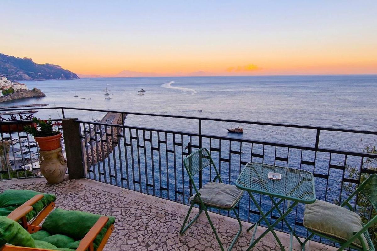 Amalfi Sea View Villa with Solarium Terrace & Bbq - image 3