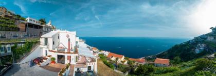 Albergo Dipinto BaccoFurore - image 17