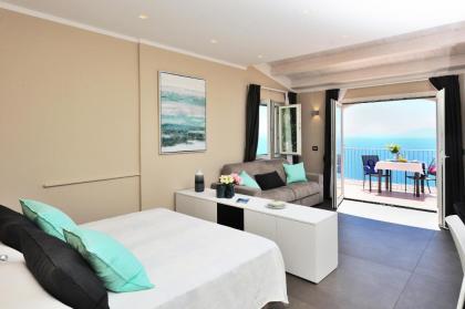 Amalfi Blu Retreat - image 13