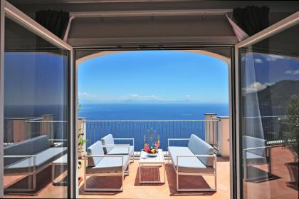 Amalfi Blu Retreat - image 17