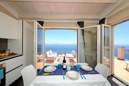 Amalfi Blu Retreat - image 3