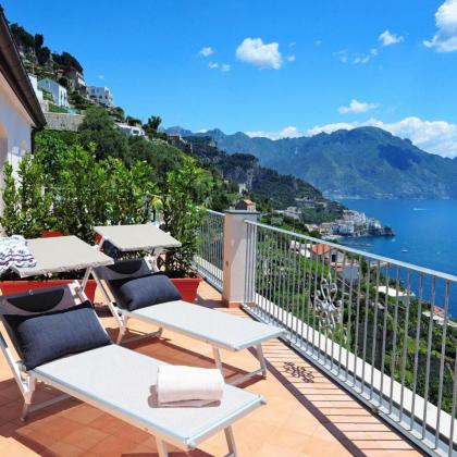 Amalfi Blu Retreat - image 9