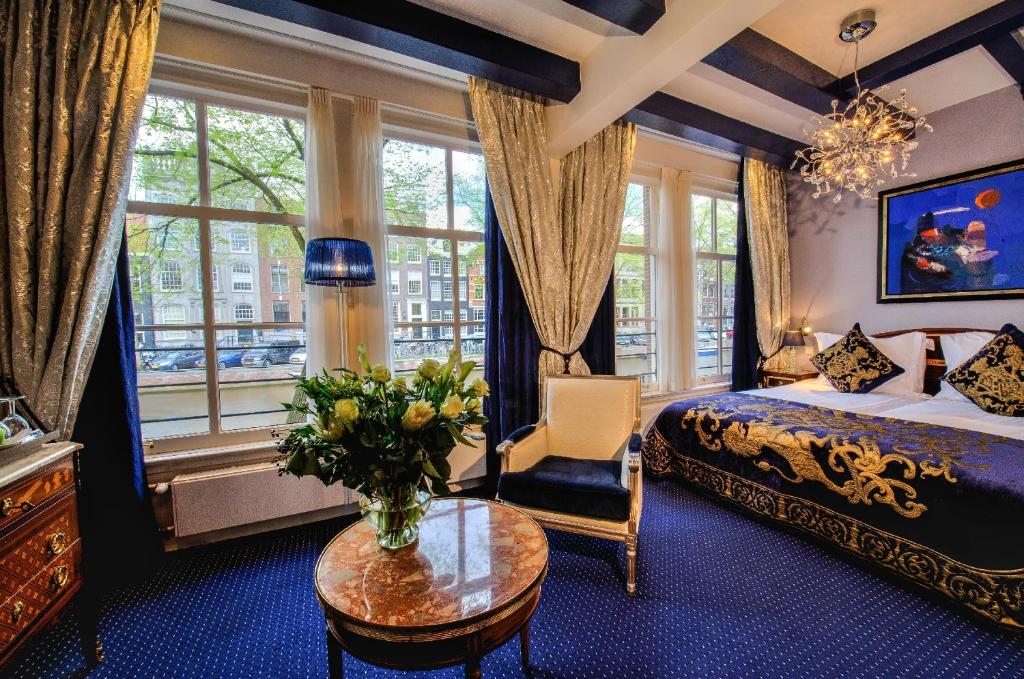 Ambassade Hotel - image 7