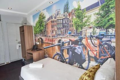 The Townhouse Hotel - image 14