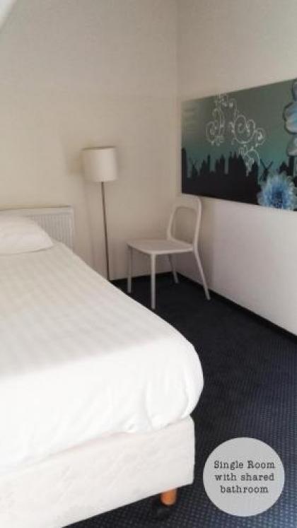 Rembrandt Square Hotel - image 17