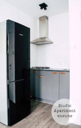 Rembrandt Square Hotel - image 4