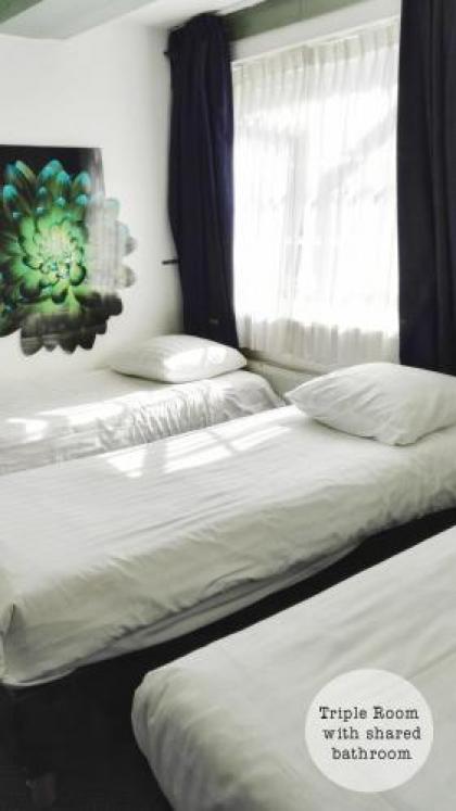 Rembrandt Square Hotel - image 5