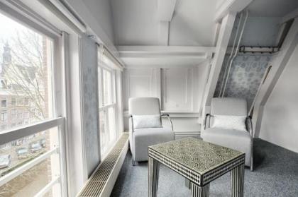 't Hotel - image 10