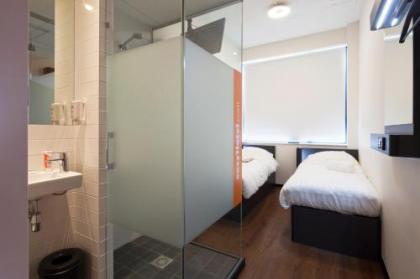easyHotel Amsterdam City Centre South - image 17
