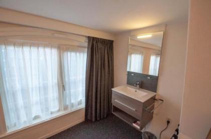 Hotel Crown - image 12