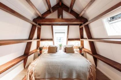 Hotel Dwars - image 1