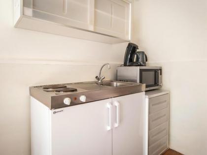 Short Stay Group Harbour Apartments - image 14