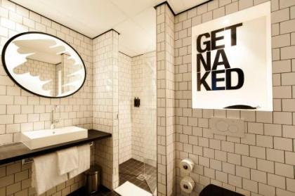 Conscious Hotel The Tire Station - image 3