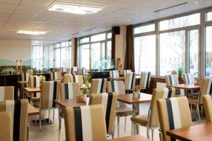 Hotel King's Court - image 12