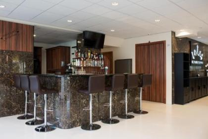 Hotel King's Court - image 9