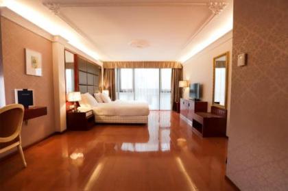 Chasse Hotel - image 9