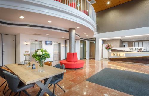 Joy Hotel - image 4