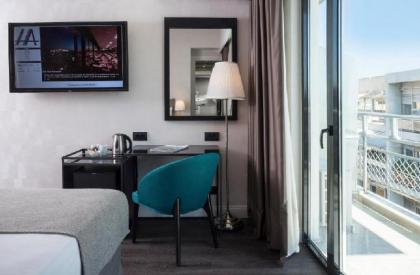 Astor Hotel - image 19