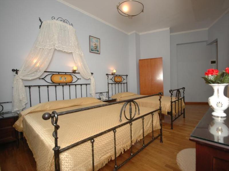 Cecil Hotel - main image