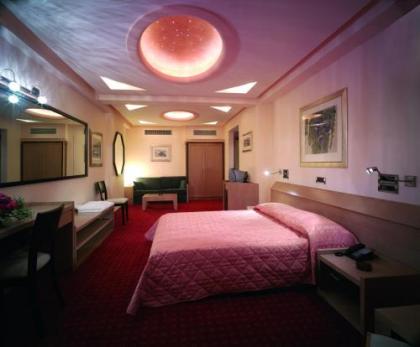 Centrotel Hotel - image 10