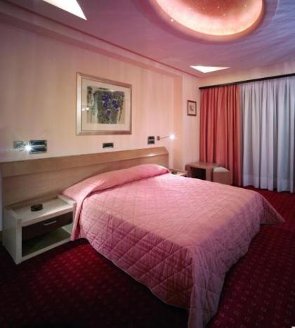 Centrotel Hotel - image 14