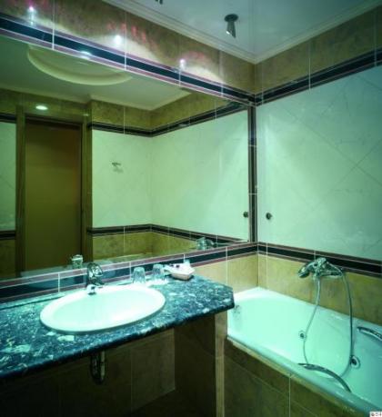 Centrotel Hotel - image 18