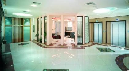 Centrotel Hotel - image 2