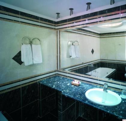 Centrotel Hotel - image 20