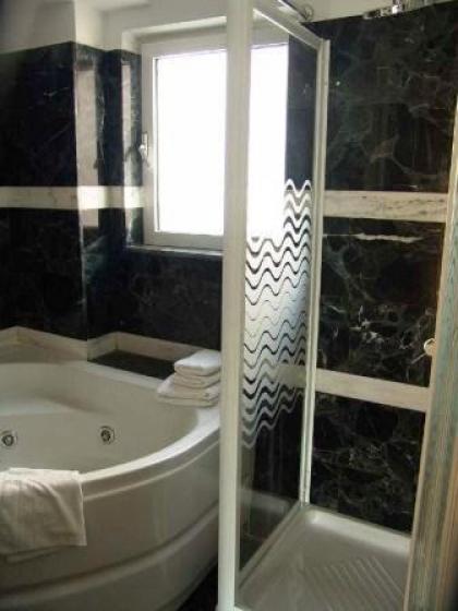 Art Suites Athens - image 7