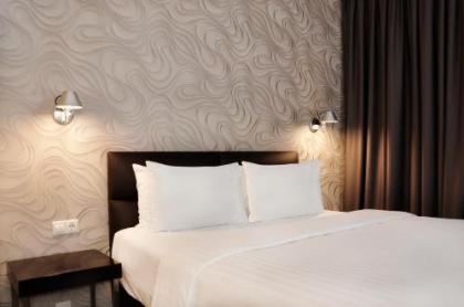 Amazon Hotel - image 8