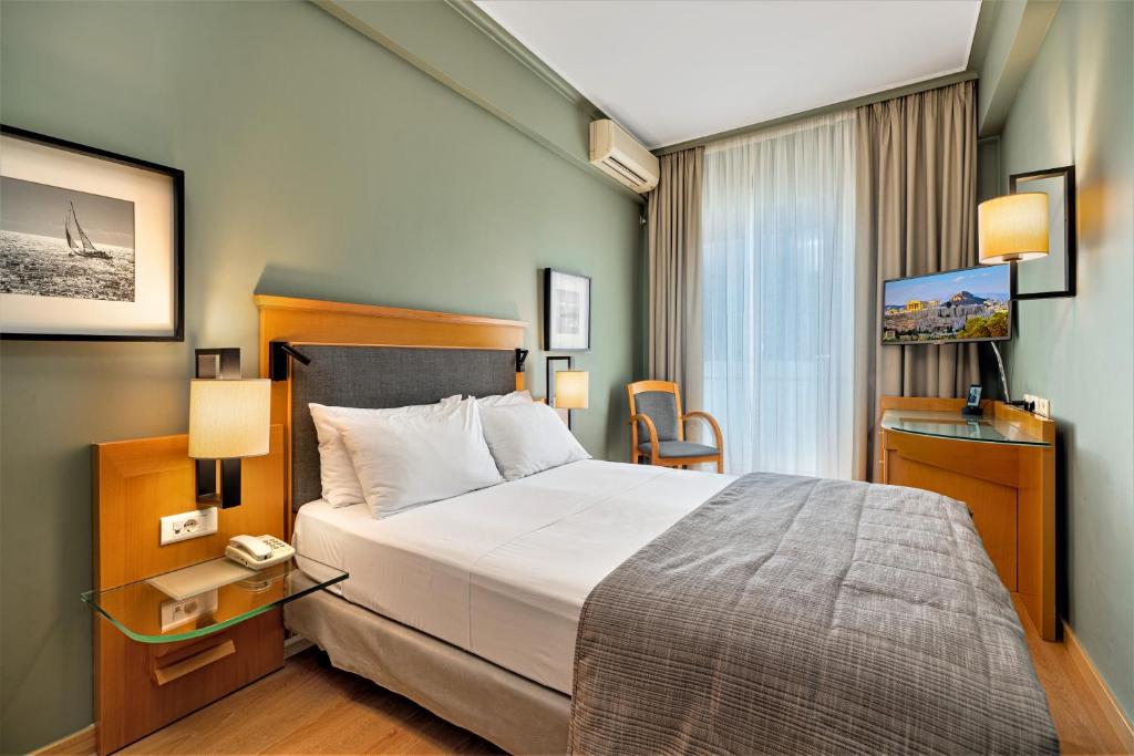 Plaka Hotel - image 4