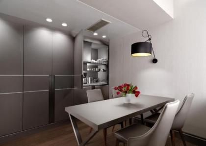 Holiday Suites - image 11