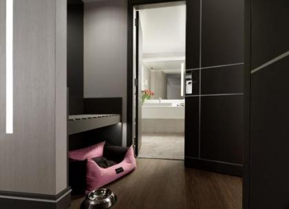 Holiday Suites - image 6