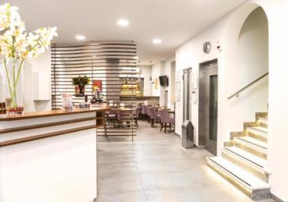 Pan Hotel - image 3