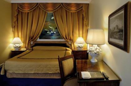Royal Olympic Hotel - image 17