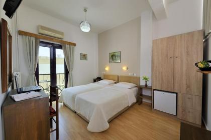 Dryades & Orion Hotel - image 11