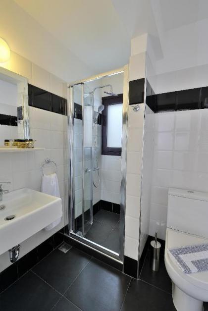 Dryades & Orion Hotel - image 16